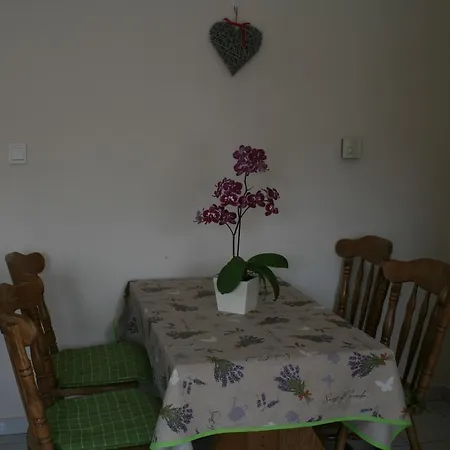 Holiday home Kapolnai Nyaralohaz Balatonoszod